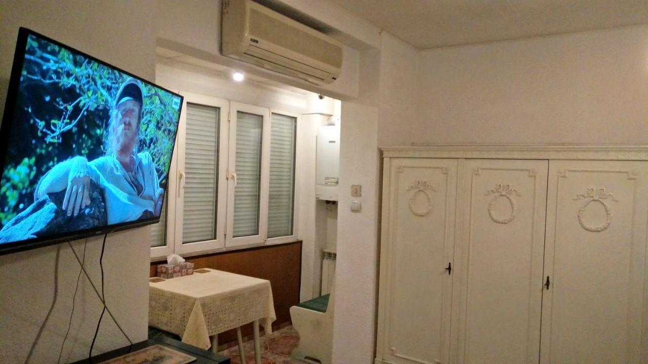 One Bedroom Apartment French Embassy 布加勒斯特 外观 照片